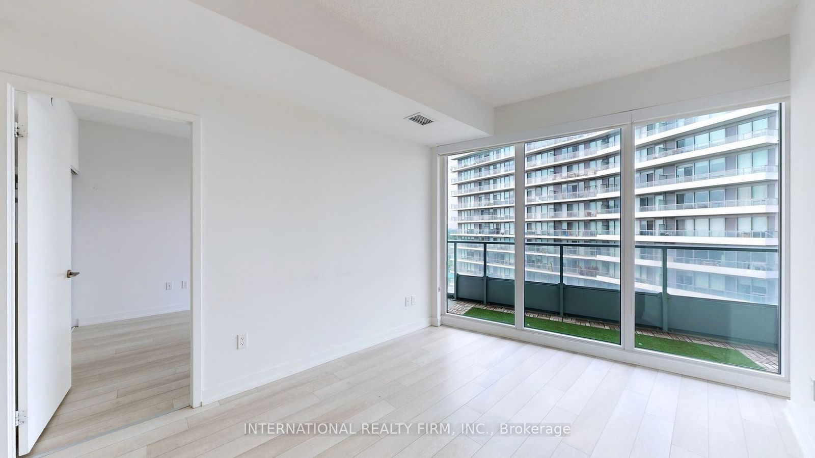 117 Mcmahon Dr, unit 1907 for rent - image #8