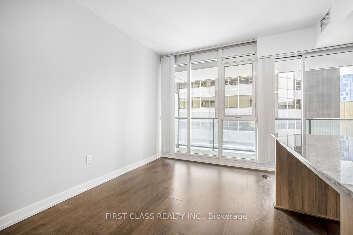 426 University Ave, unit 1705 for sale