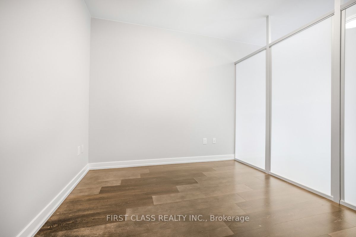 426 University Ave, unit 1705 for sale - image #24