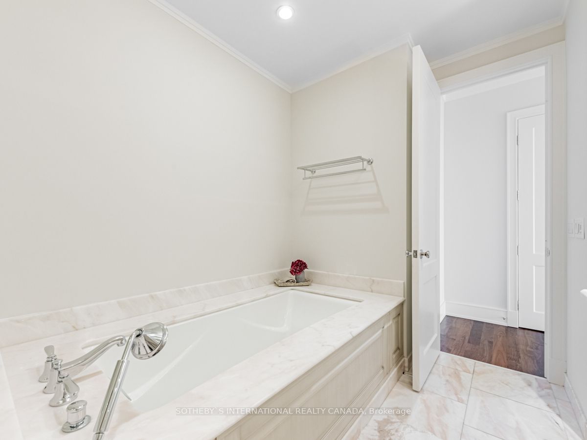 183 Wellington St W, unit 2701 for rent - image #13