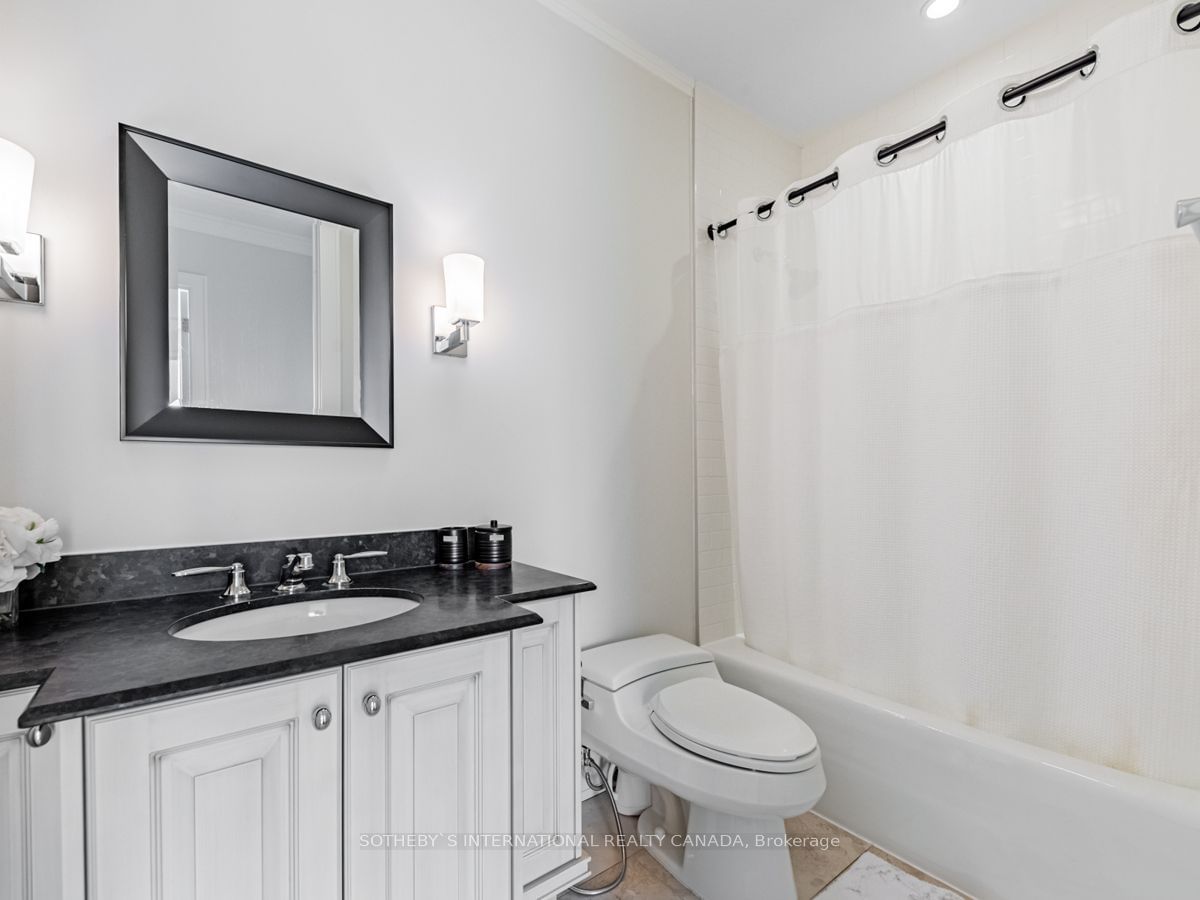 183 Wellington St W, unit 2701 for rent - image #3