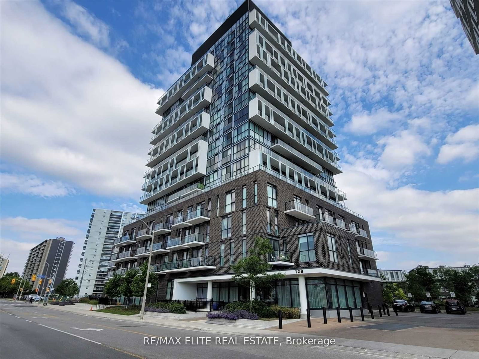 188 Fairview Mall Dr, unit 805 for rent