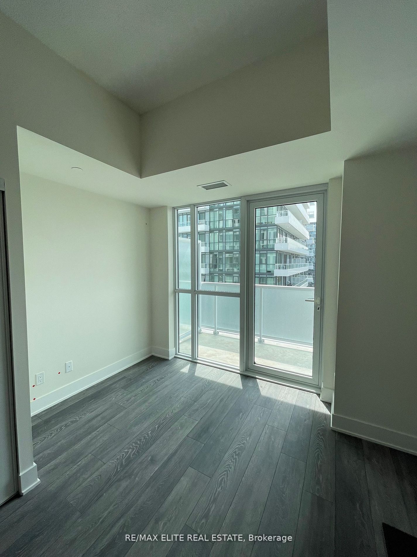 188 Fairview Mall Dr, unit 805 for rent