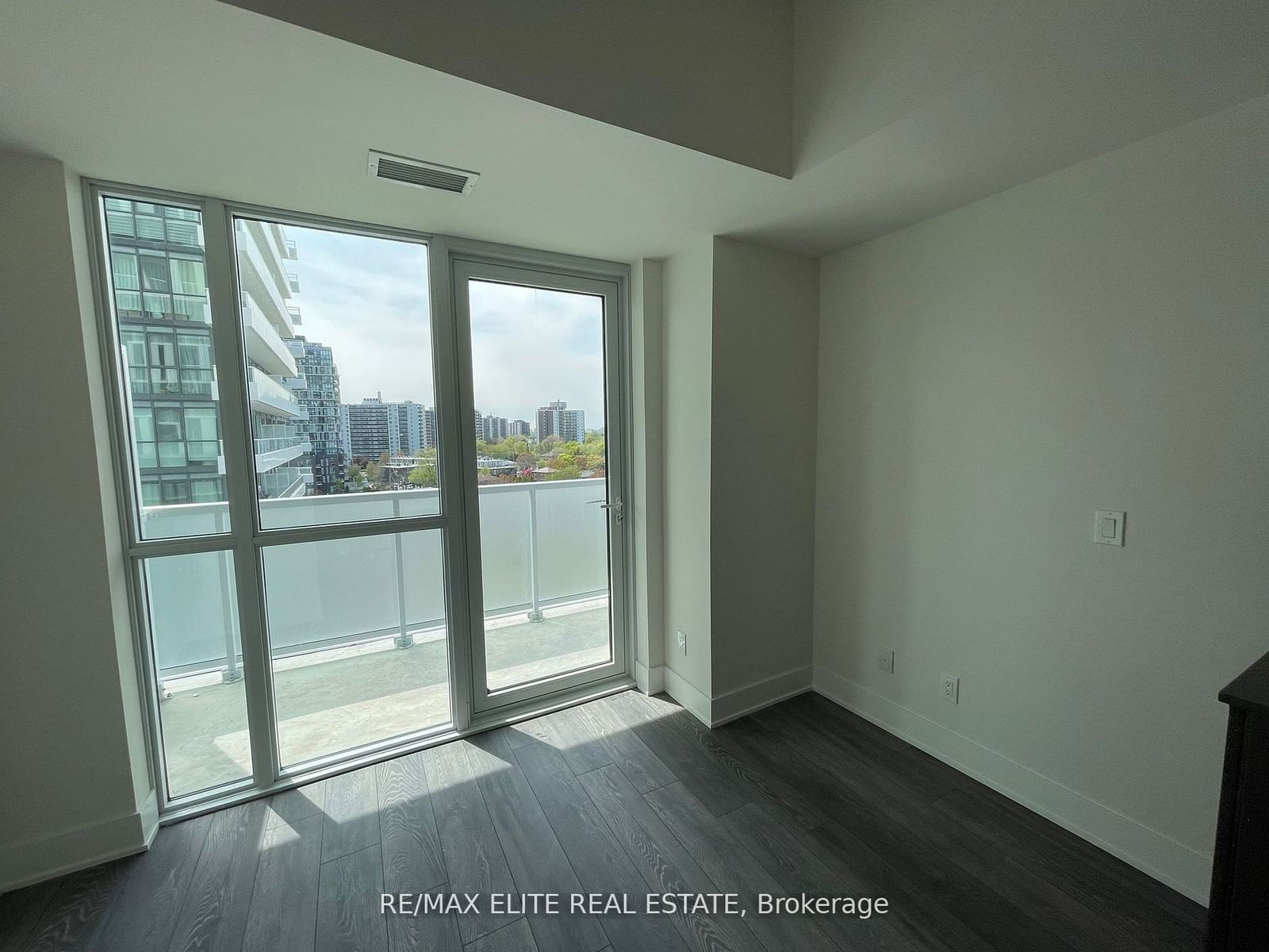 188 Fairview Mall Dr, unit 805 for rent