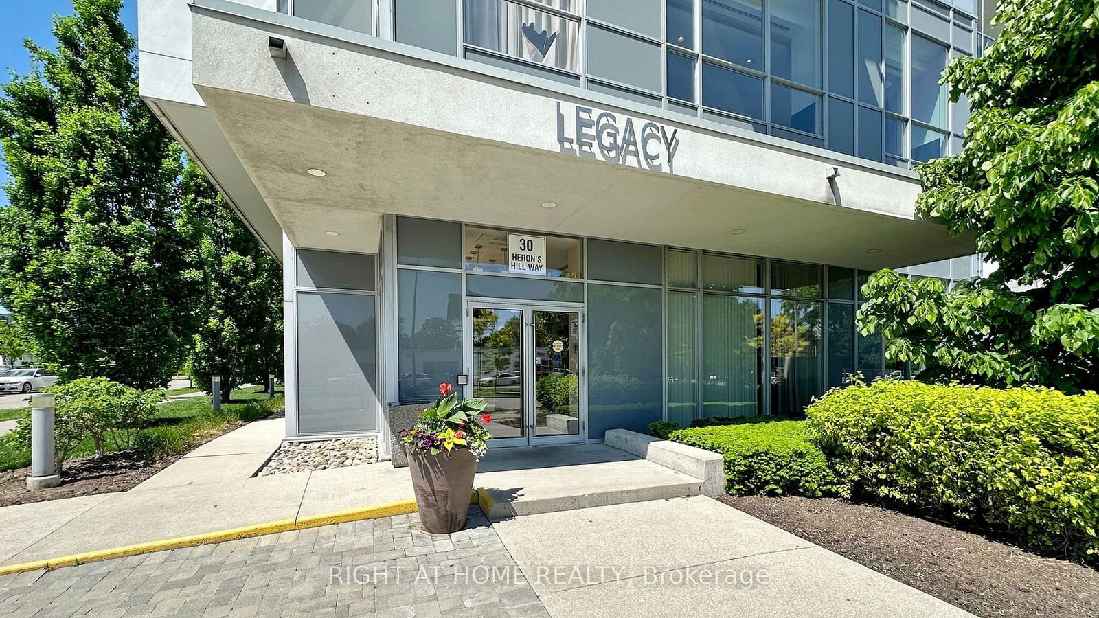 30 Herons Hill Way, unit 1002 for rent - image #2