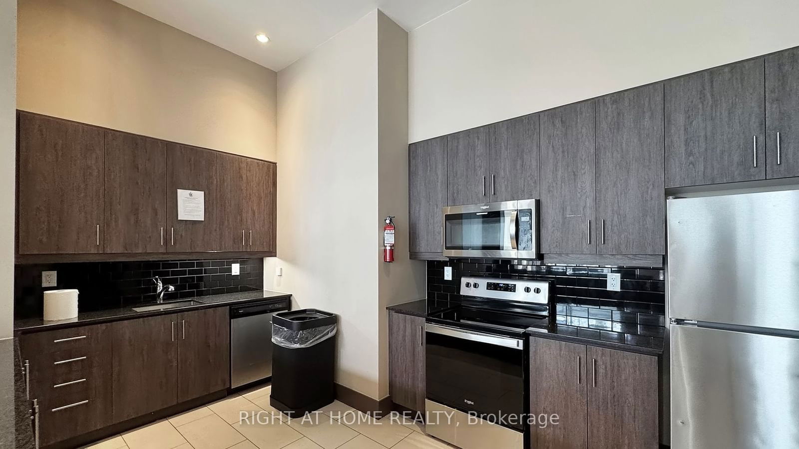 30 Herons Hill Way, unit 1002 for rent - image #31