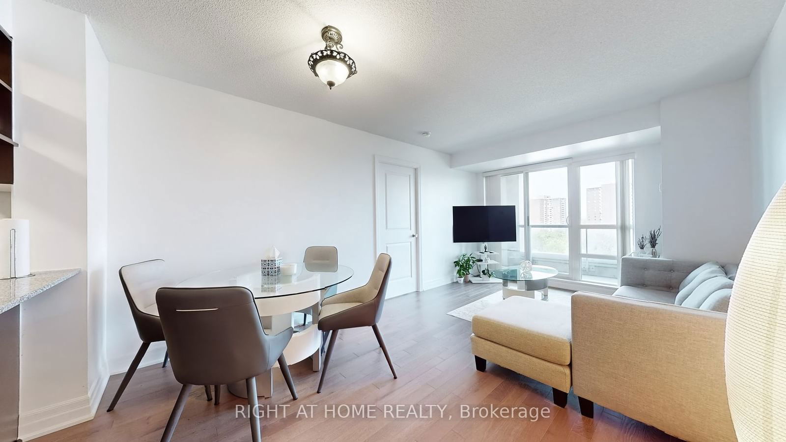 30 Herons Hill Way, unit 1002 for rent - image #8