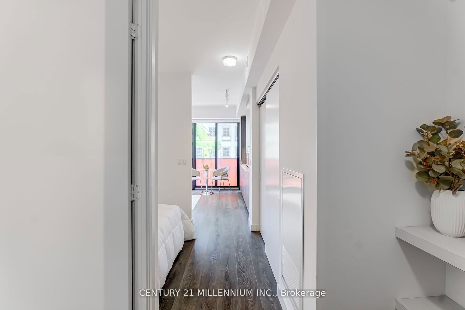 215 Queen St W, unit 710 for sale - image #5