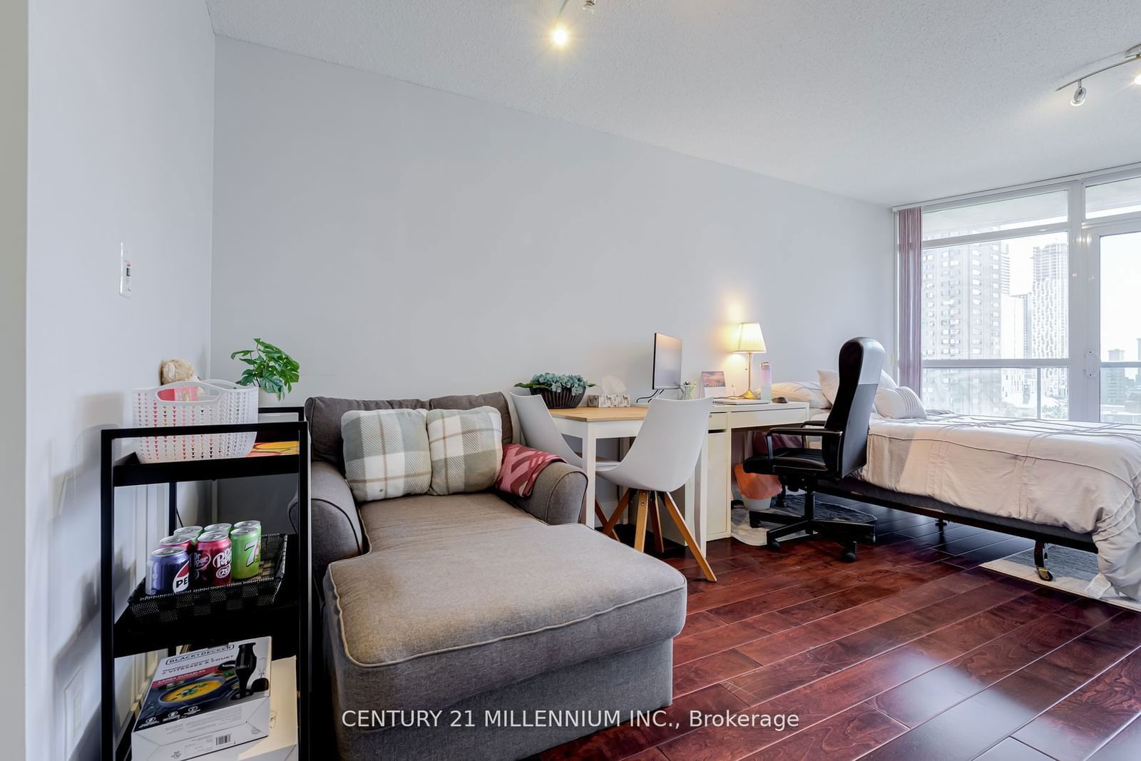 21 Carlton St, unit 1008 for sale - image #11