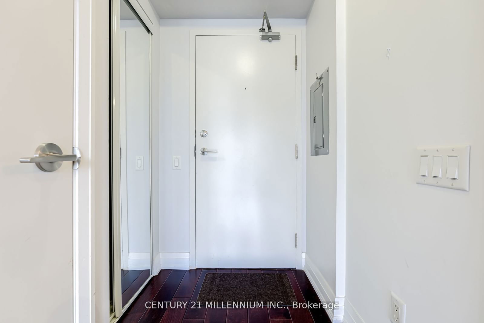 21 Carlton St, unit 1008 for sale - image #3