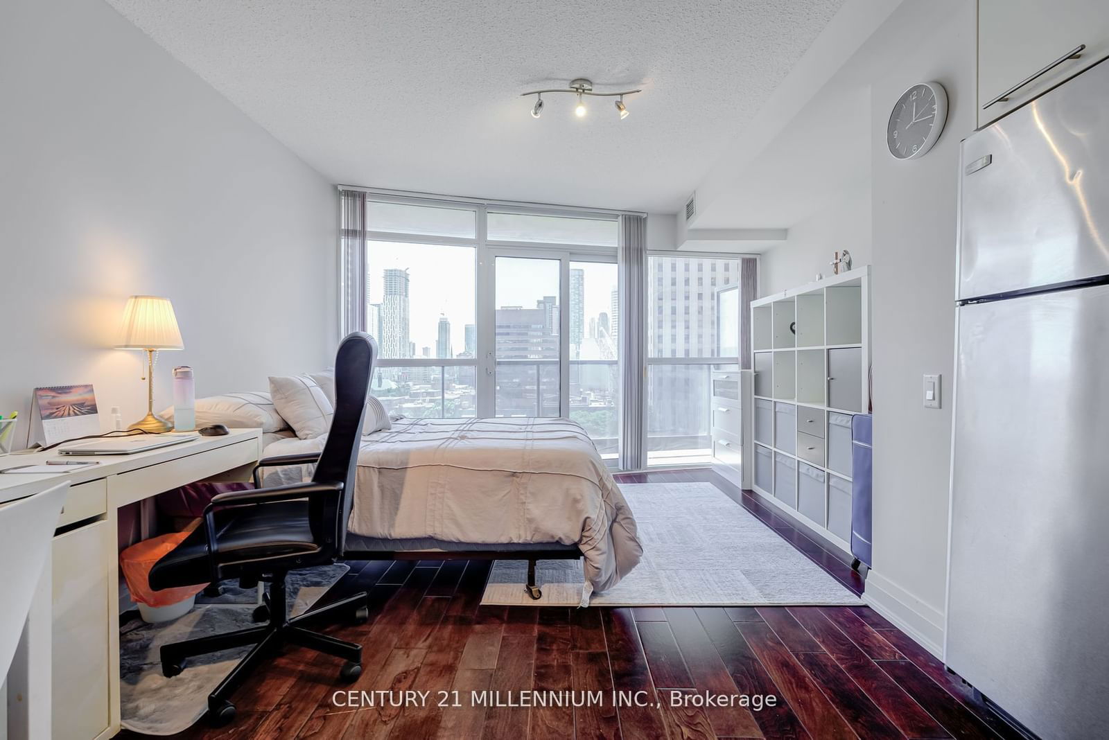 21 Carlton St, unit 1008 for sale - image #7