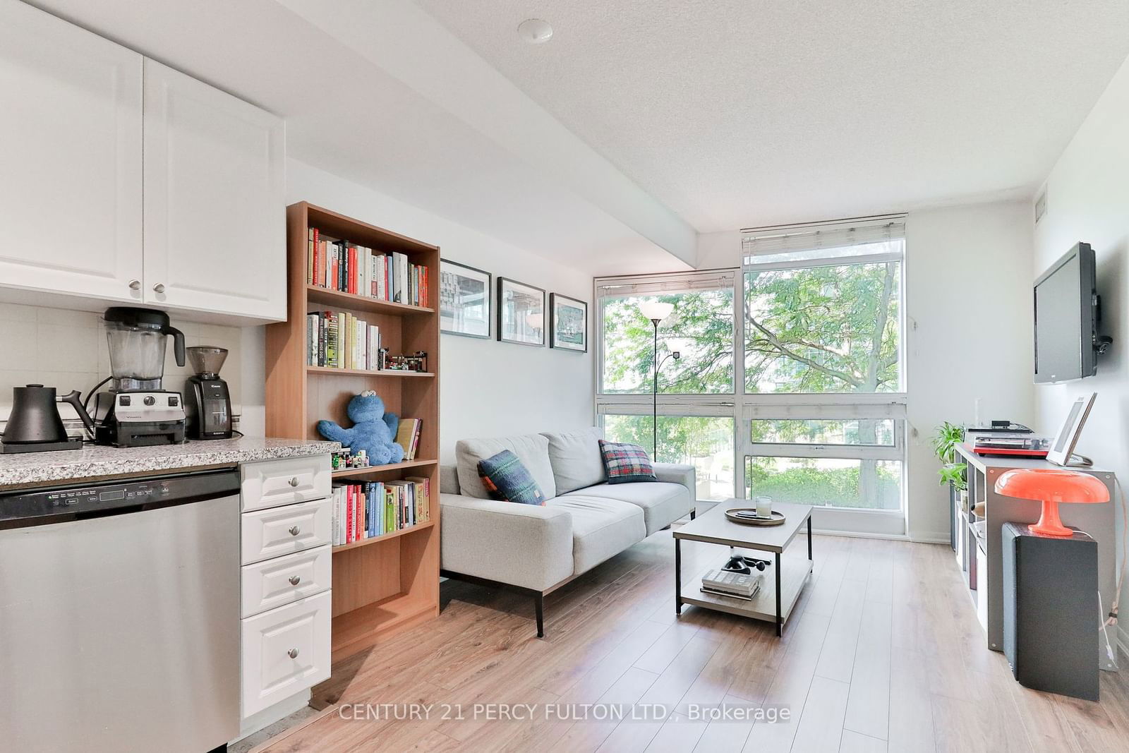 219 Fort York Blvd, unit 910 for sale - image #2