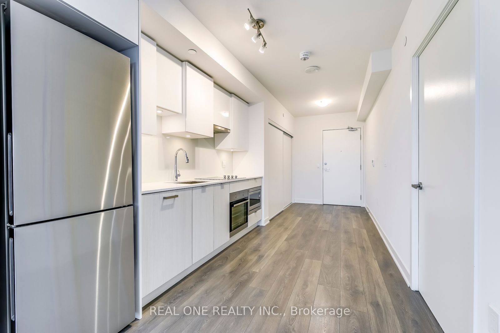 99 Broadway Ave, unit 3001 for rent - image #12