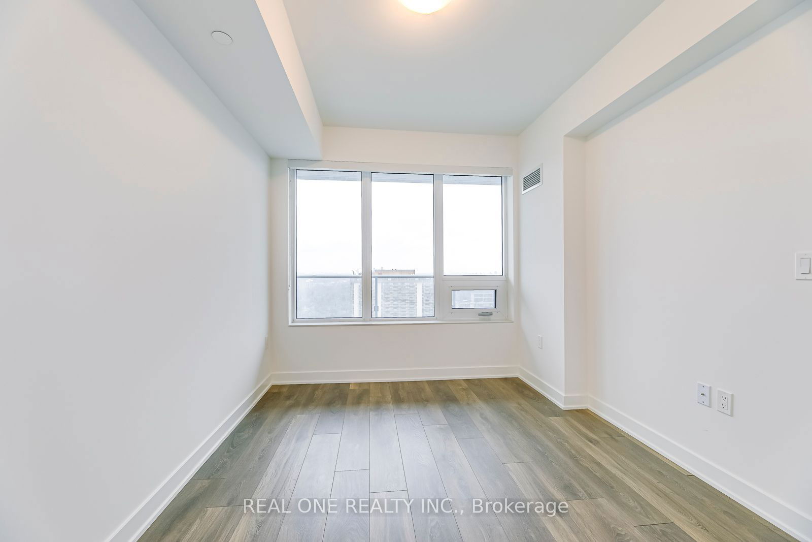 99 Broadway Ave, unit 3001 for rent - image #21