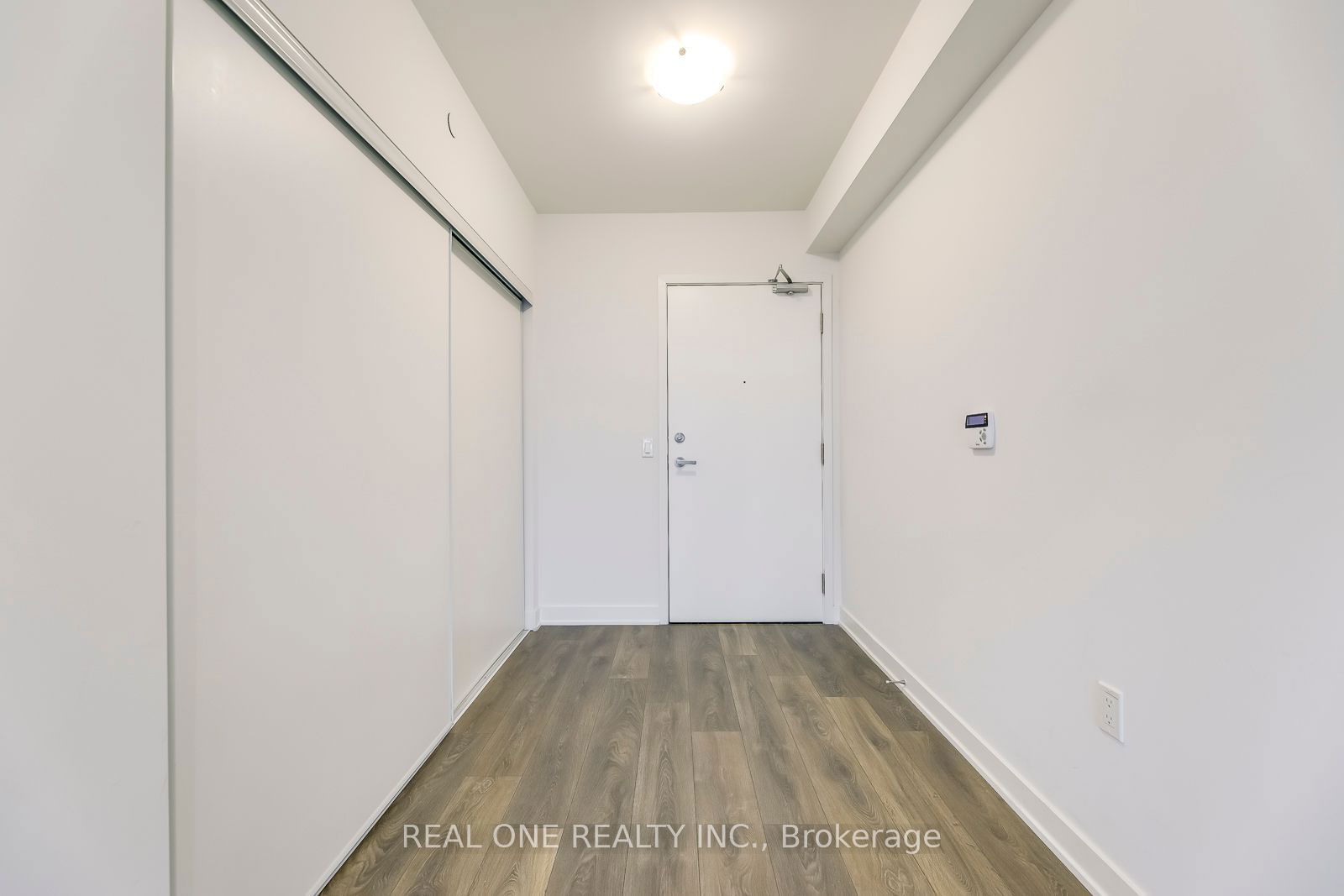 99 Broadway Ave, unit 3001 for rent - image #7