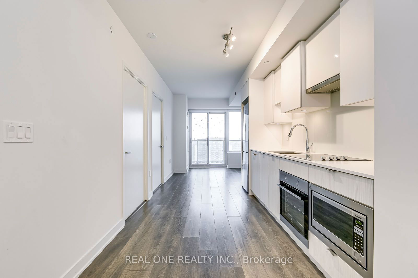 99 Broadway Ave, unit 3001 for rent - image #9