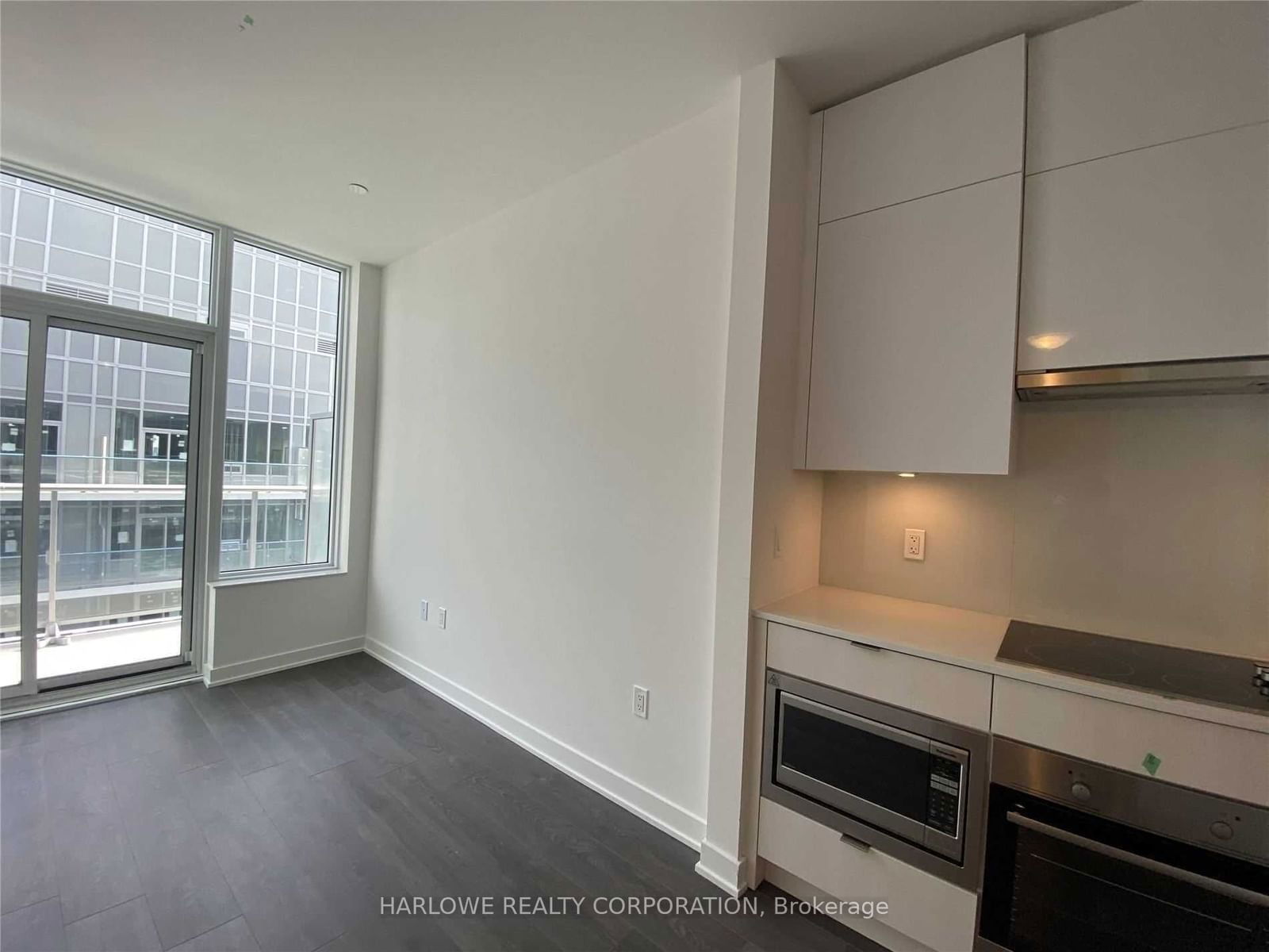 99 Broadway Ave, unit Ph07 Nt for rent - image #4