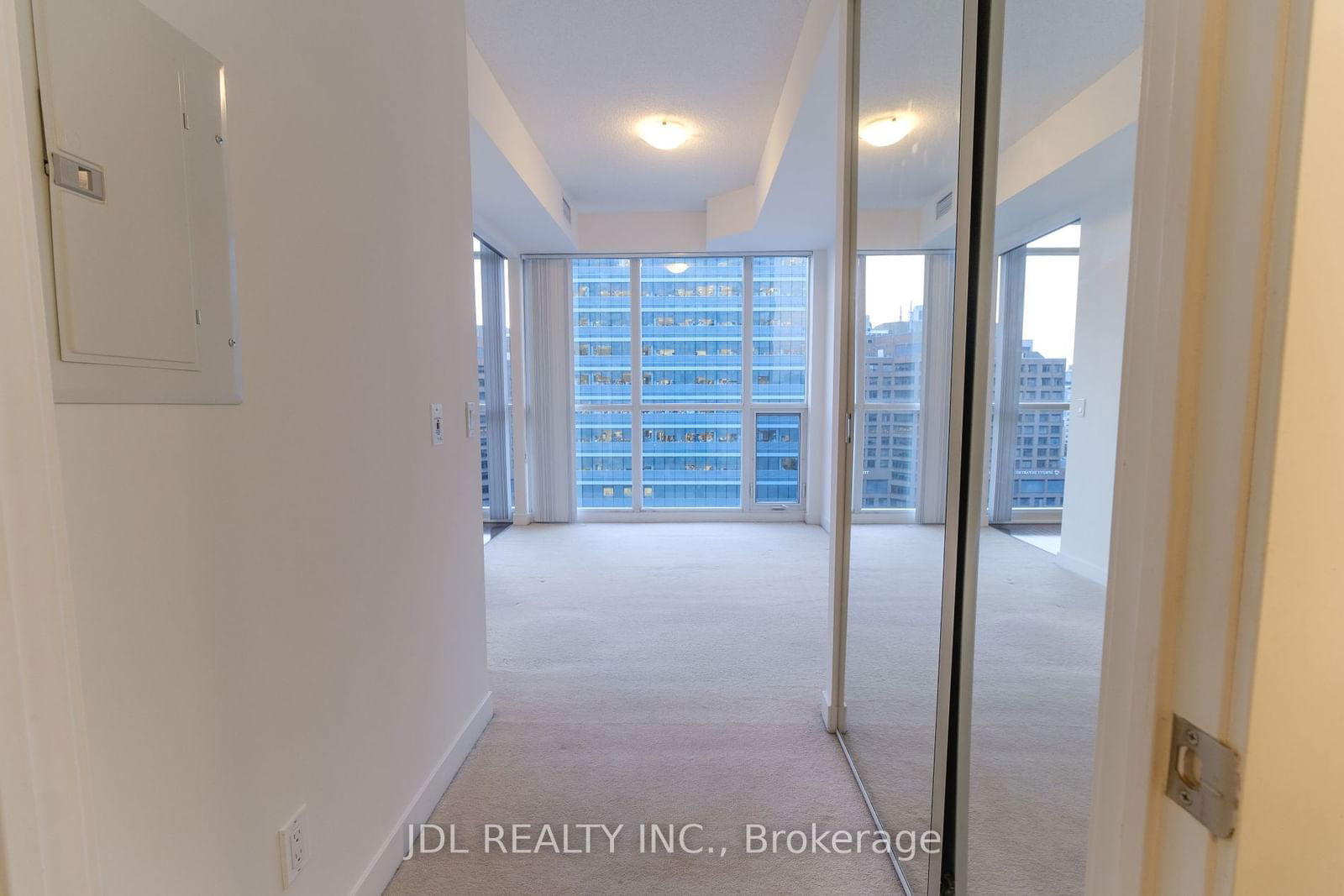 770 Bay St, unit 1410 for sale