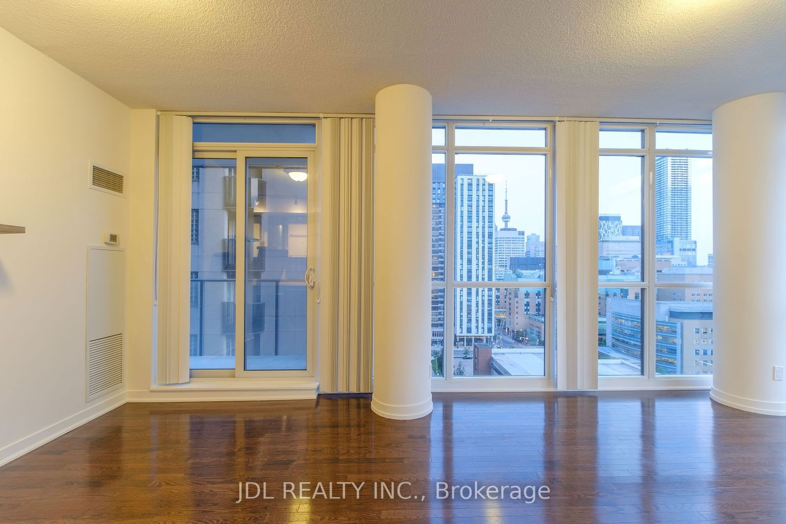 770 Bay St, unit 1410 for sale