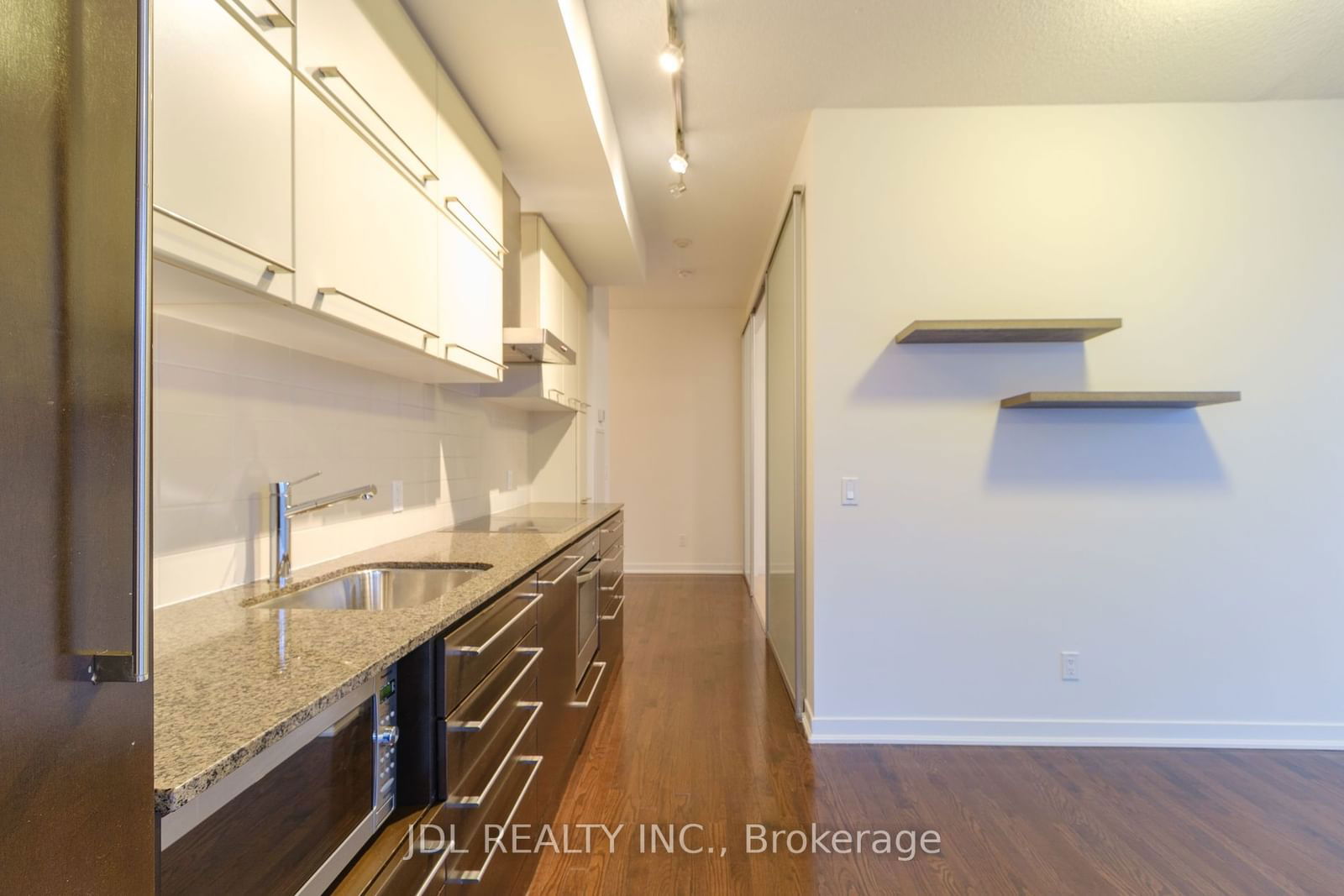 770 Bay St, unit 1410 for sale - image #5