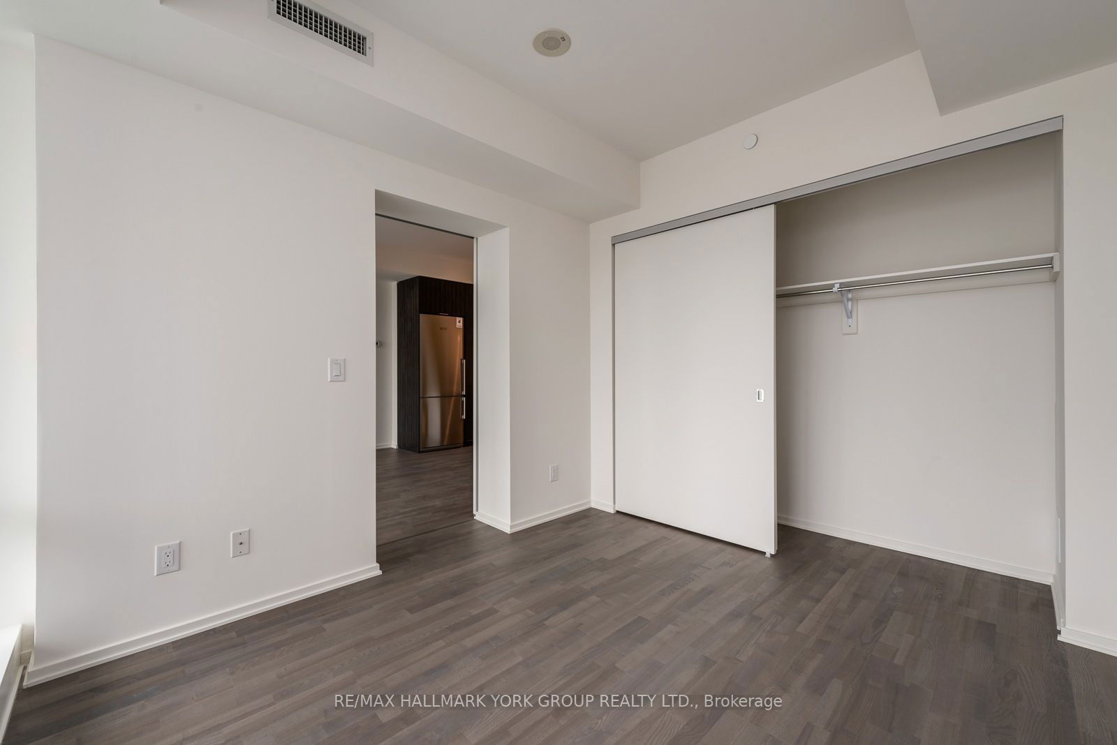 1 Bloor St E, unit 905 for sale - image #11