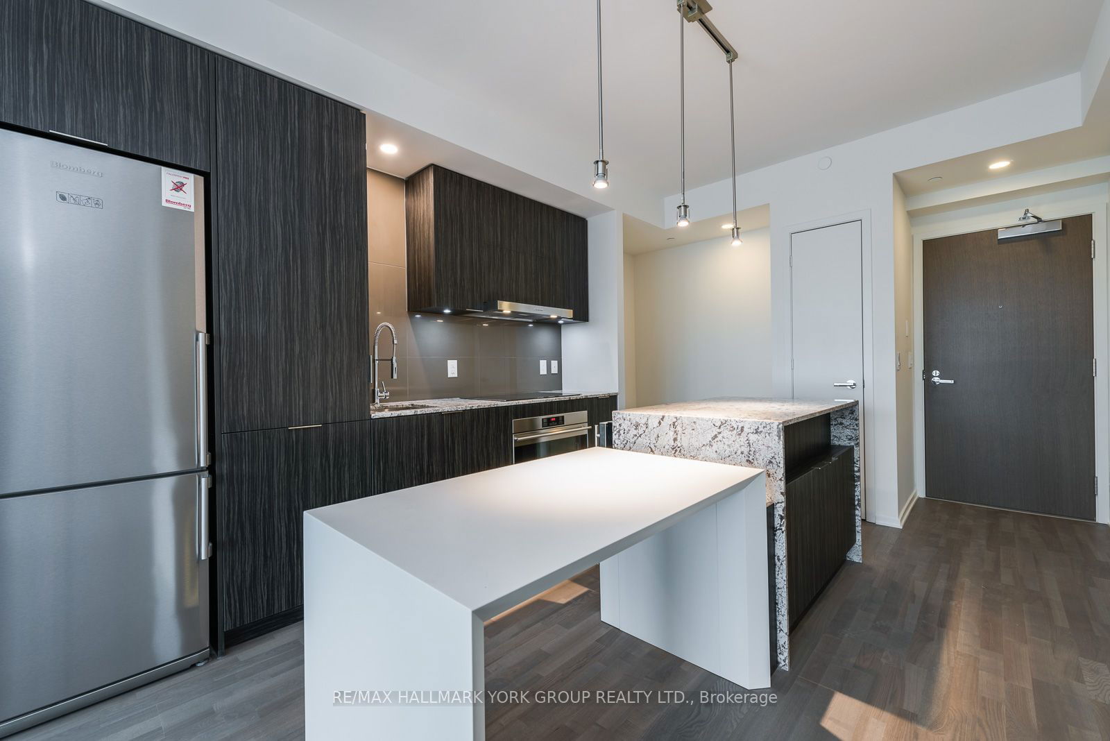 1 Bloor St E, unit 905 for sale - image #4