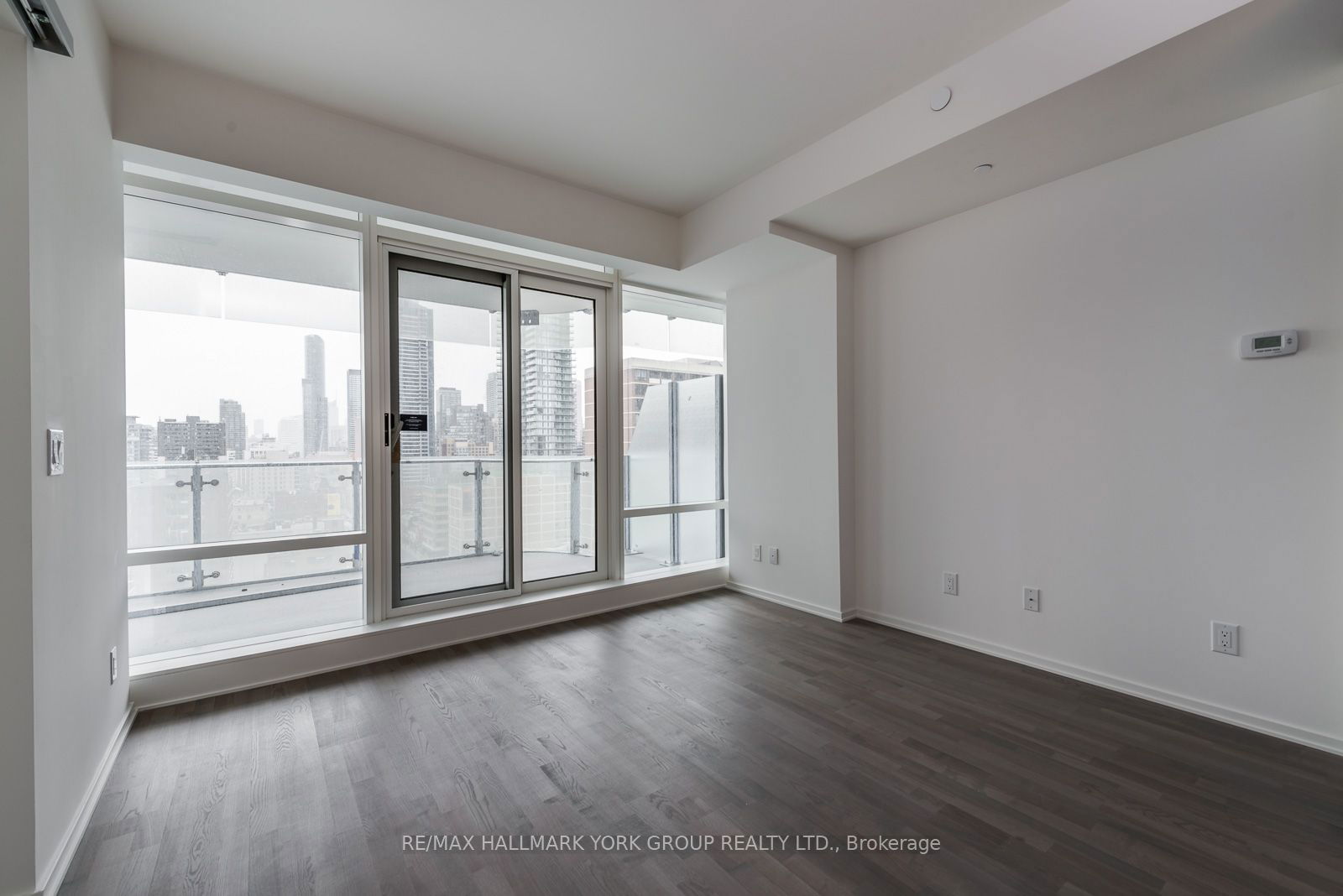 1 Bloor St E, unit 905 for sale - image #8