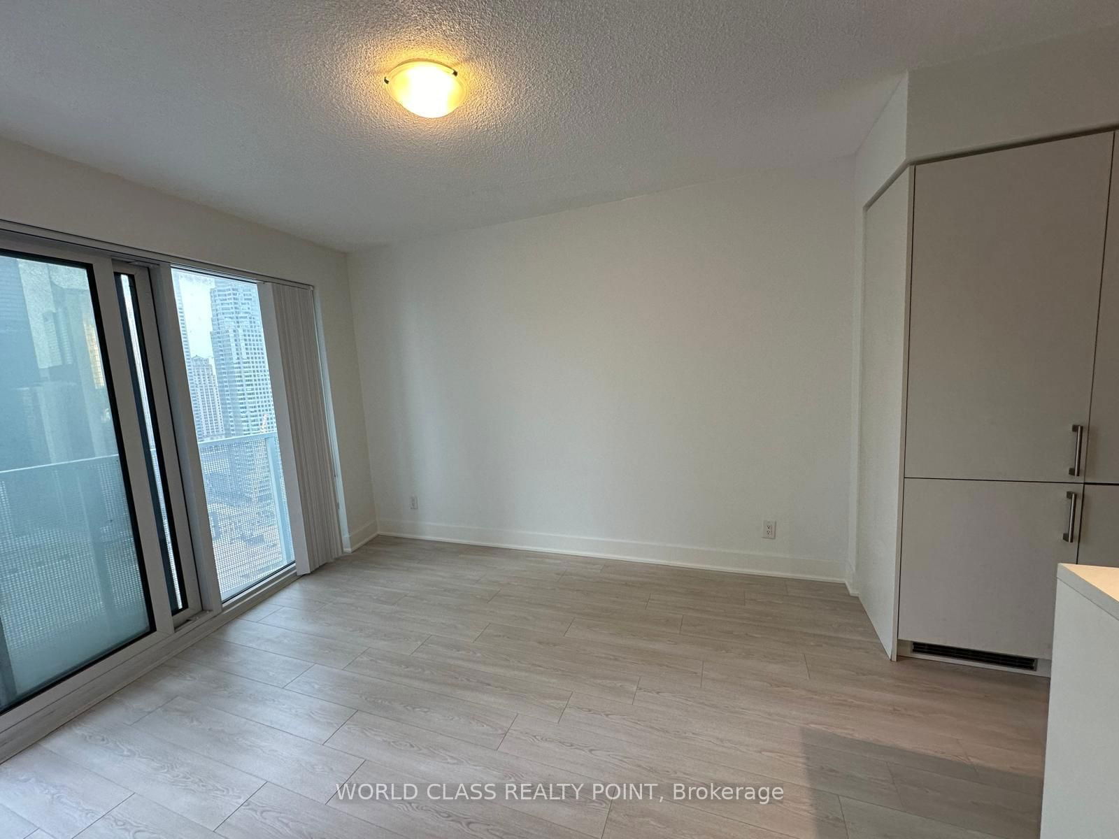 100 Harbour St, unit 3703 for rent - image #4