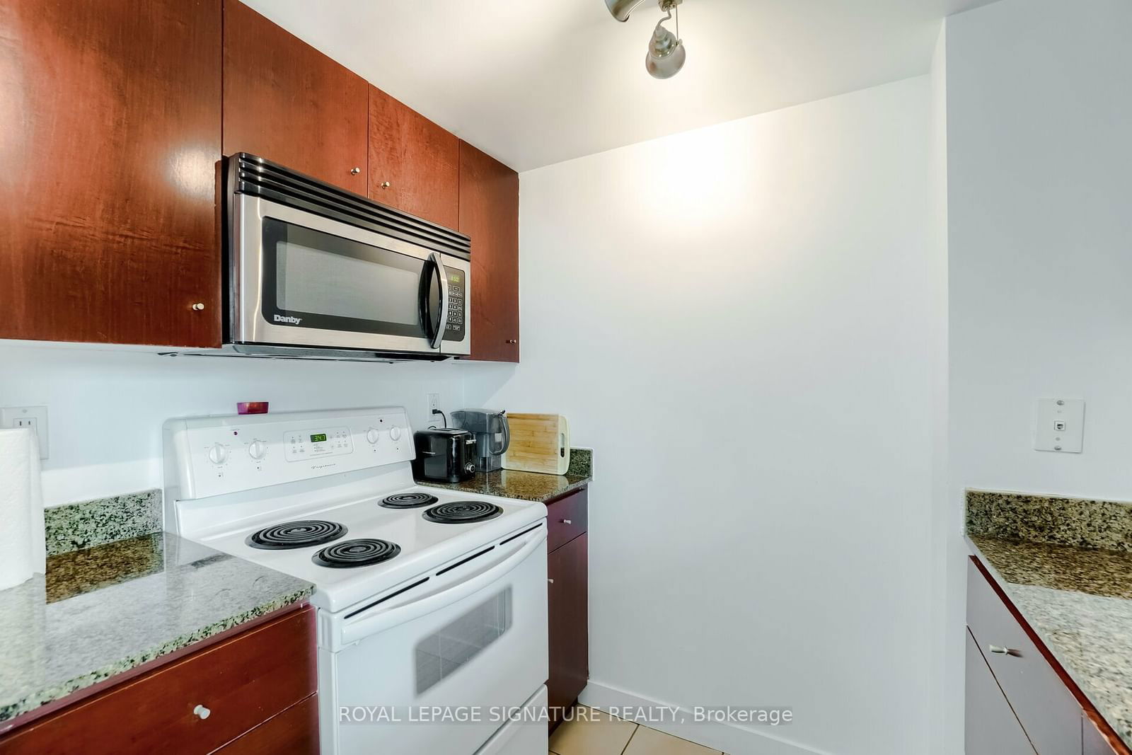 397 Front St W, unit 3806 for rent