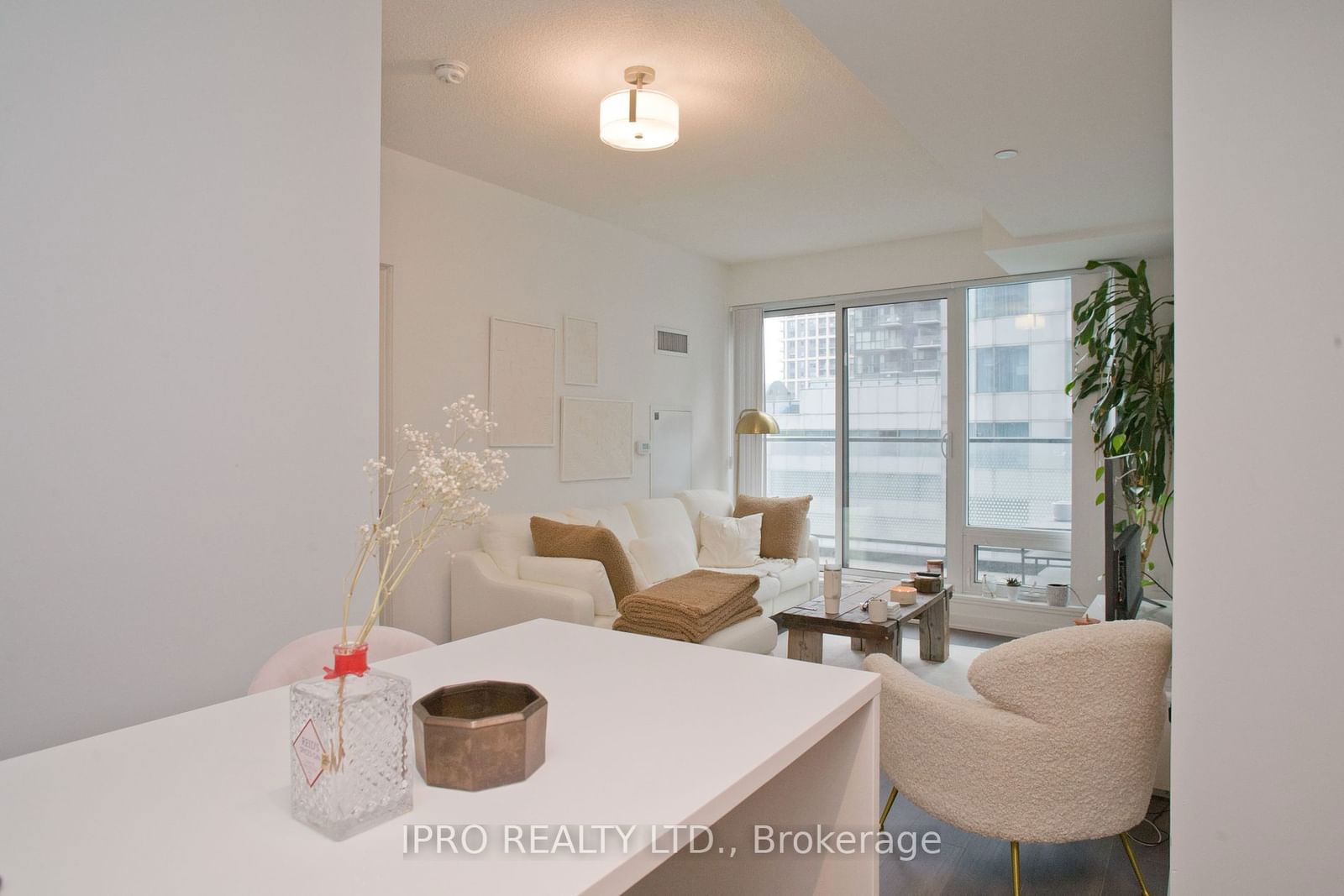 125 Blue Jays Way, unit 1905 for sale - image #9