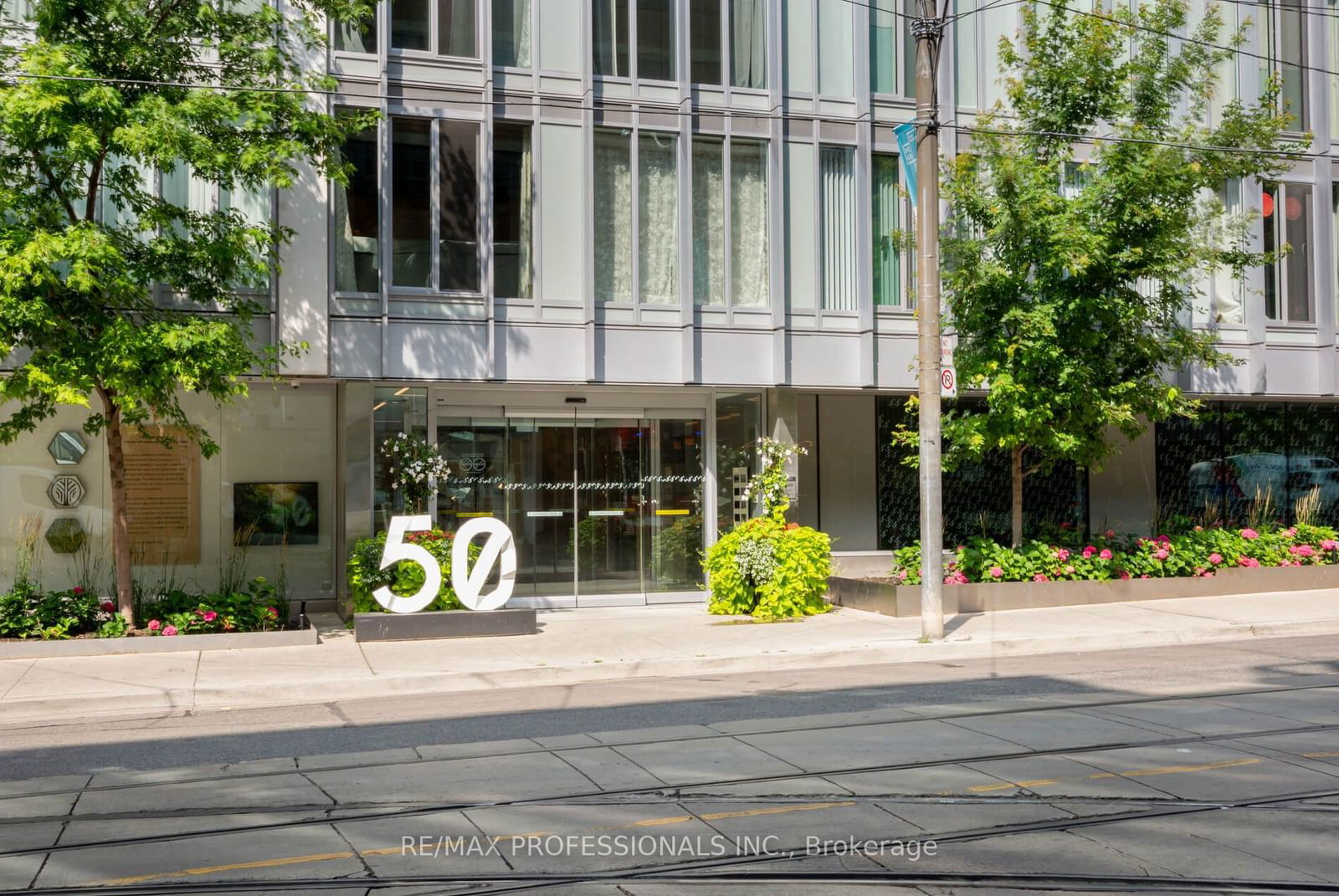 50 McCaul St, unit 1010 for sale - image #3