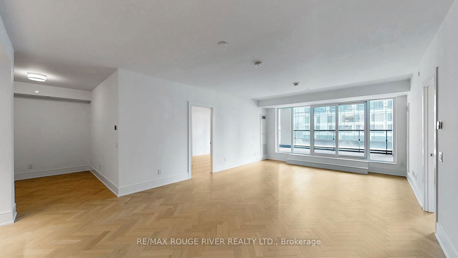 455 Wellington St W, unit 806 for sale - image #8