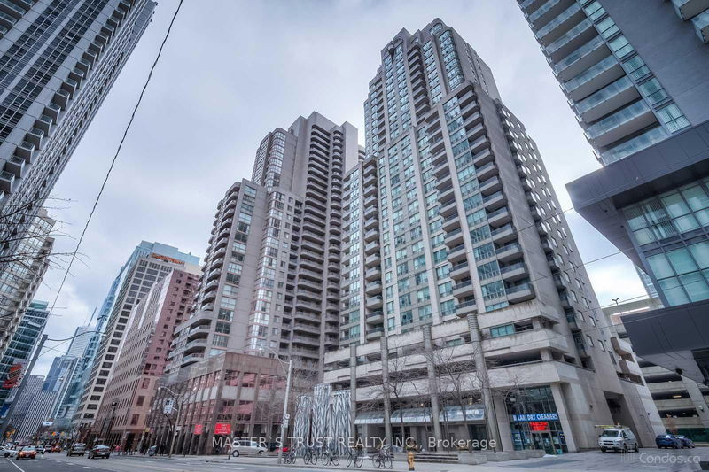 750 Bay St, unit 3202 for rent