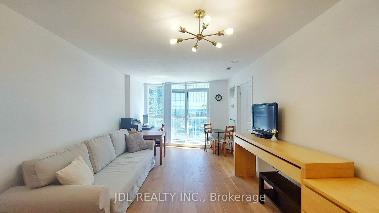 8 York St, unit 1005 for rent - image #4