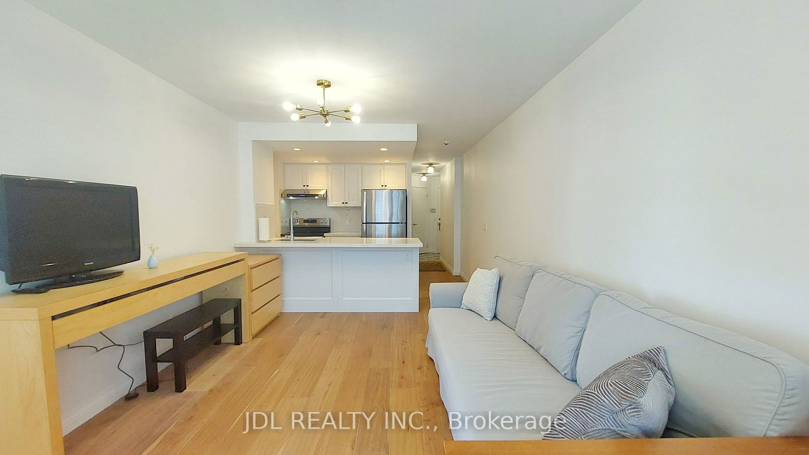 8 York St, unit 1005 for rent - image #5