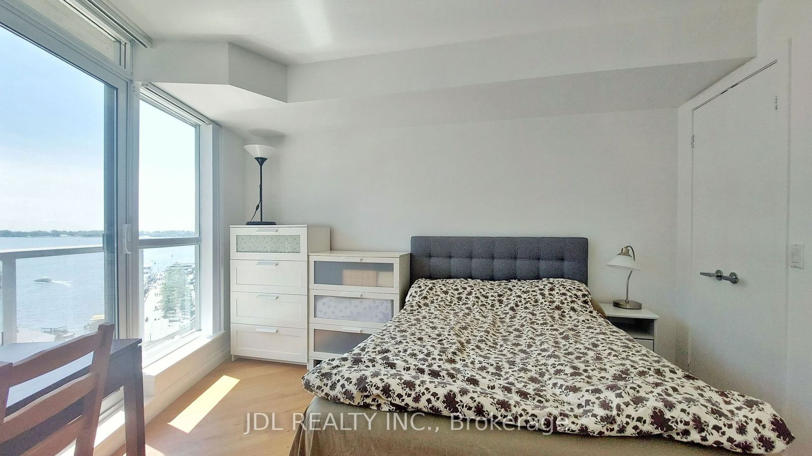 8 York St, unit 1005 for rent - image #6