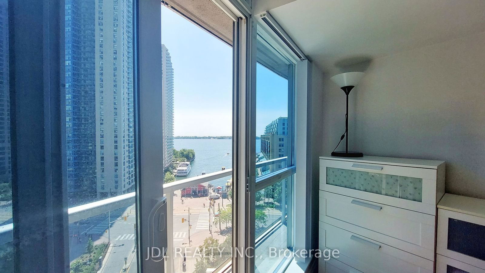 8 York St, unit 1005 for rent - image #7