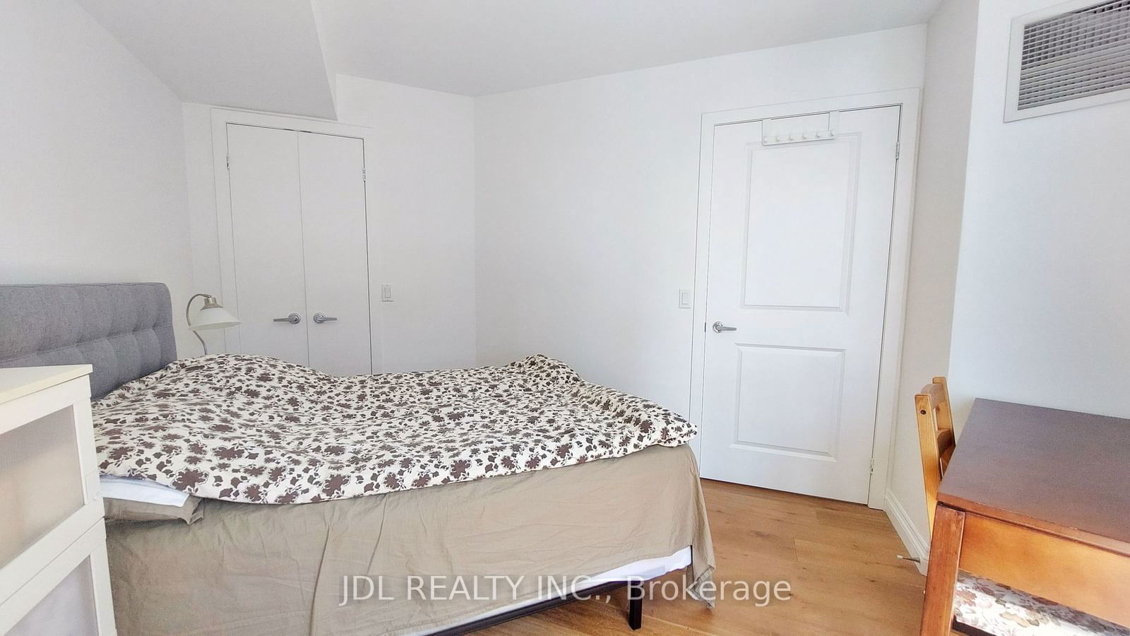 8 York St, unit 1005 for rent - image #8