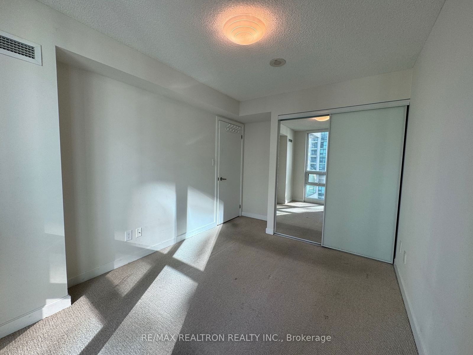 33 Bay St, unit 805 for sale - image #13