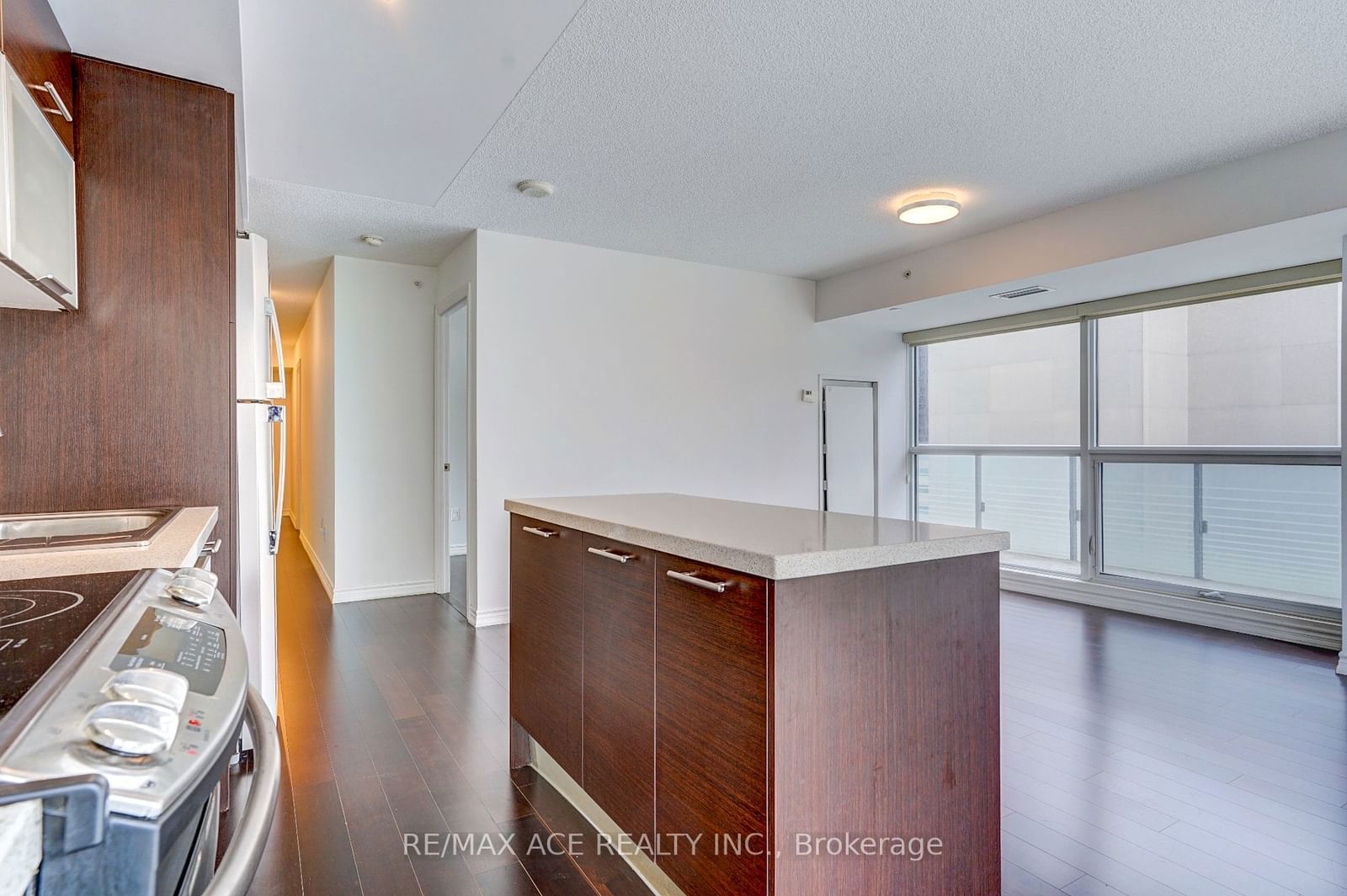 386 Yonge St, unit 702 for sale - image #21