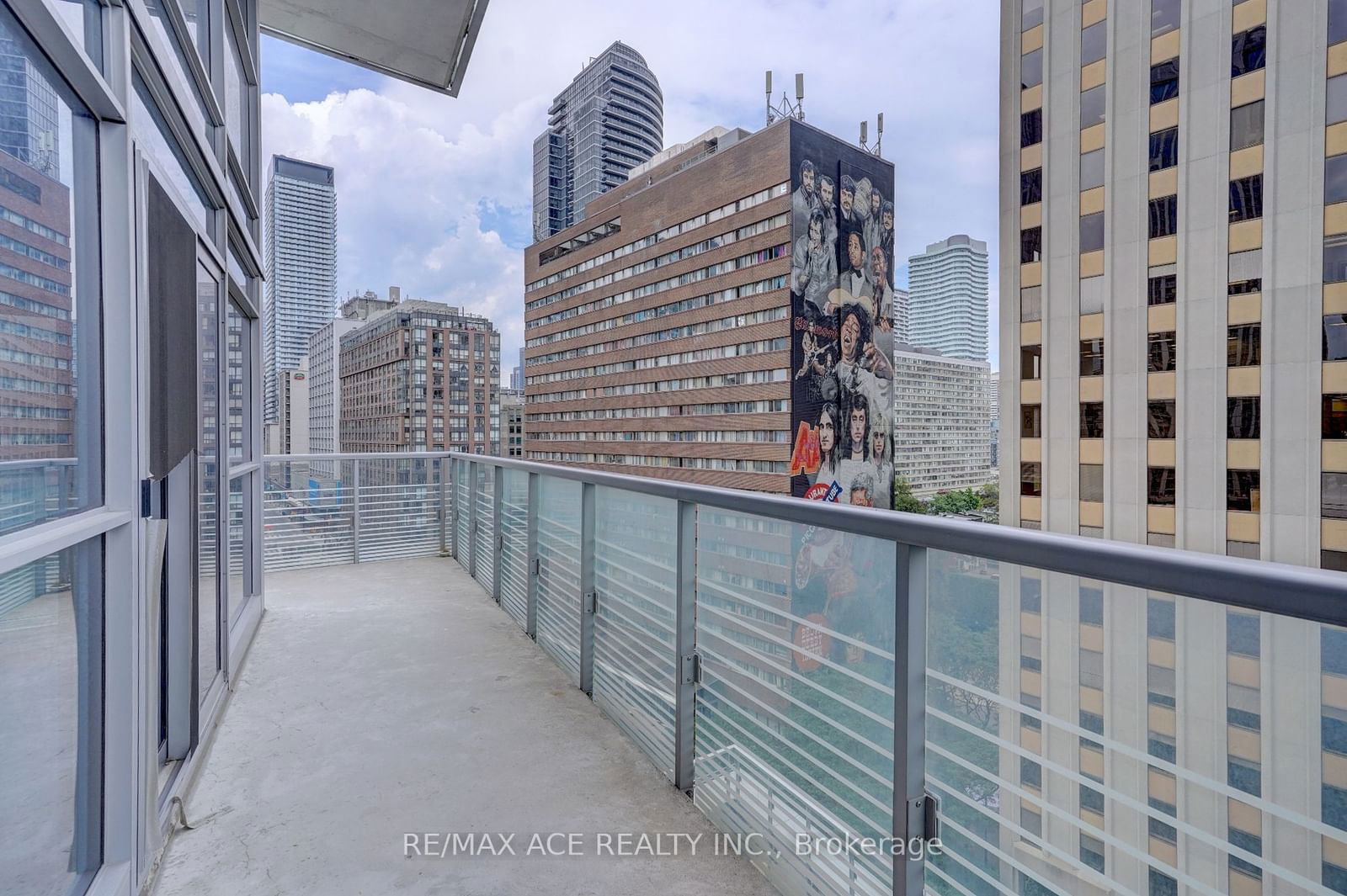 386 Yonge St, unit 702 for sale - image #23