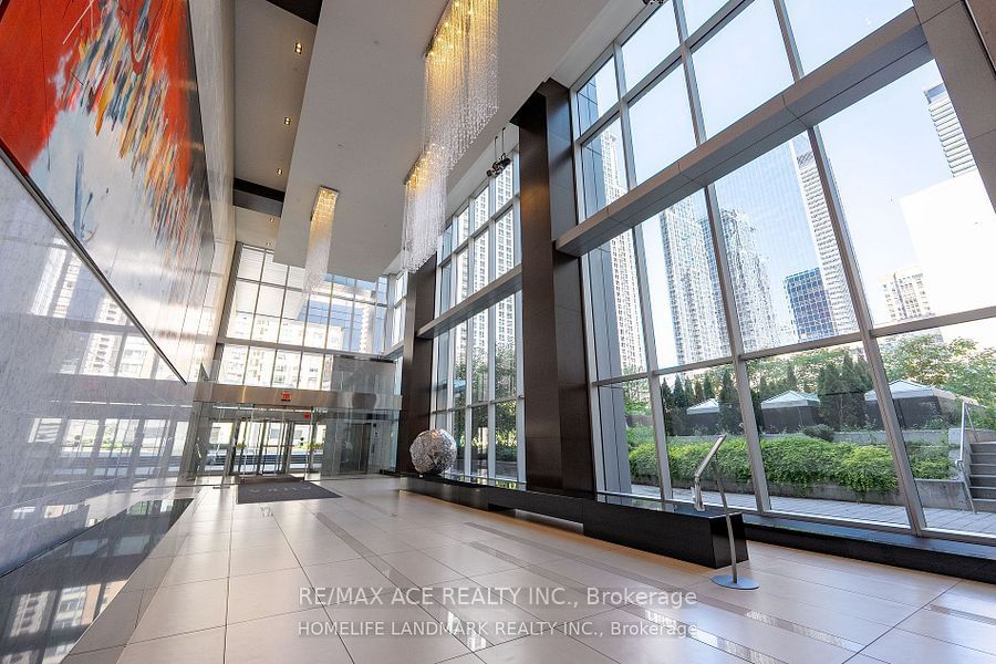 386 Yonge St, unit 702 for sale - image #27