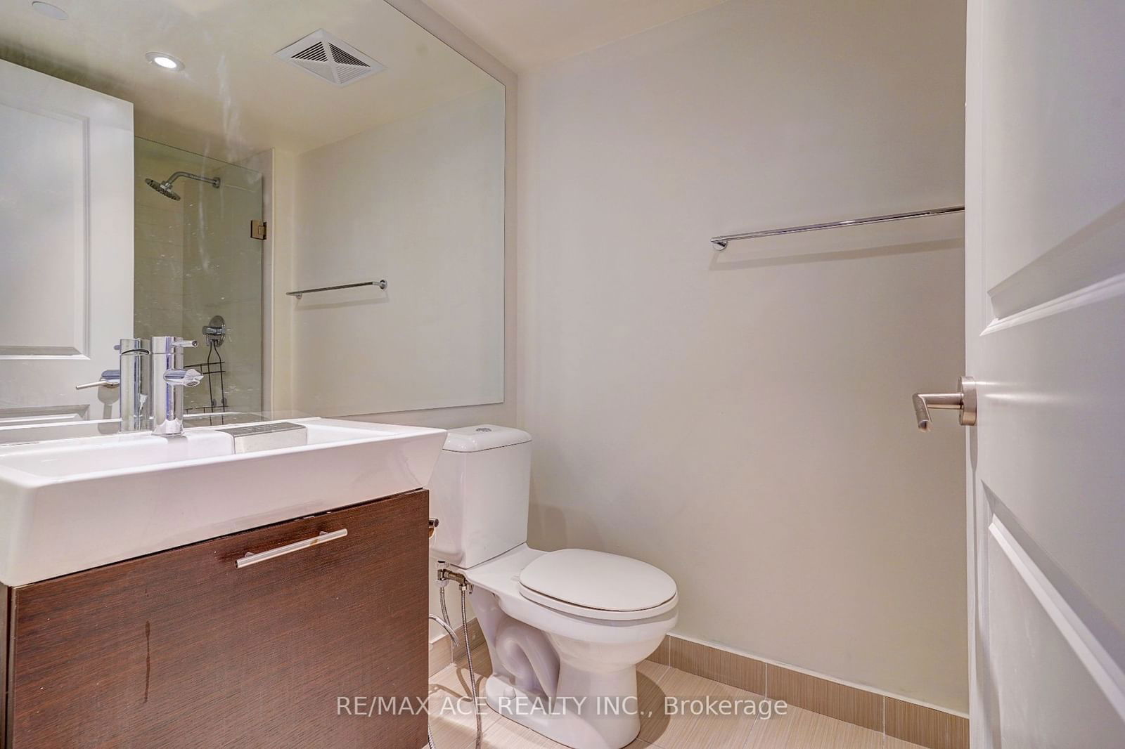 386 Yonge St, unit 702 for sale - image #8