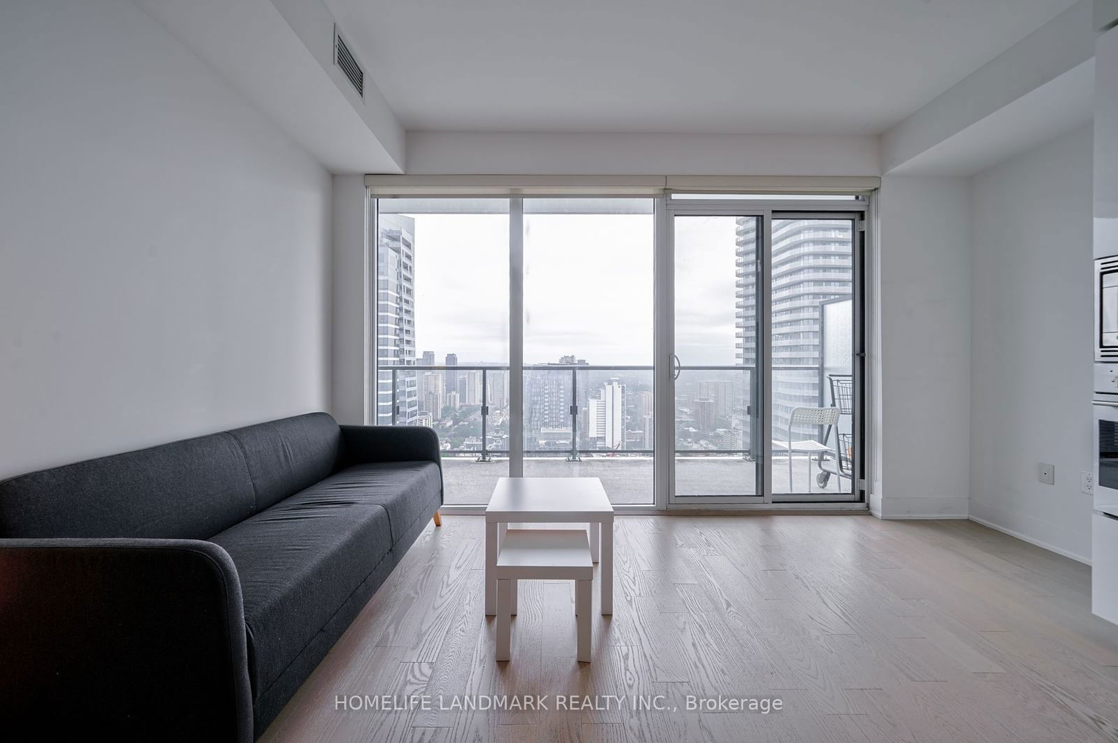 955 Bay St, unit 3801 for rent - image #14