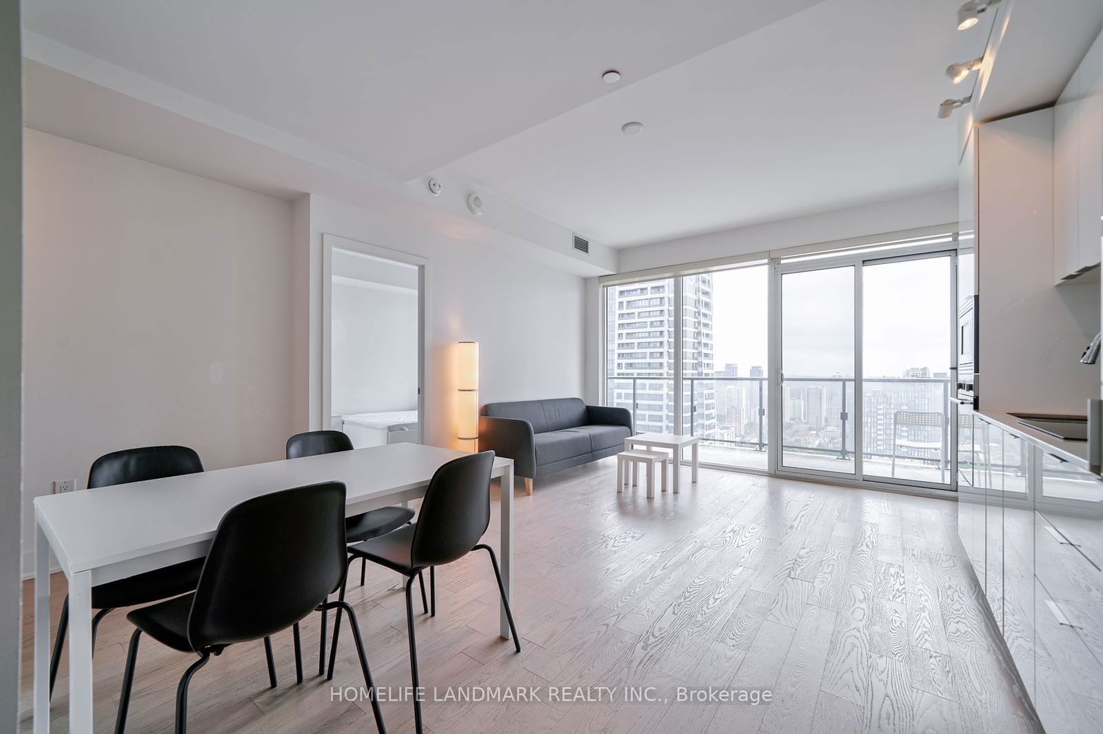 955 Bay St, unit 3801 for rent - image #8