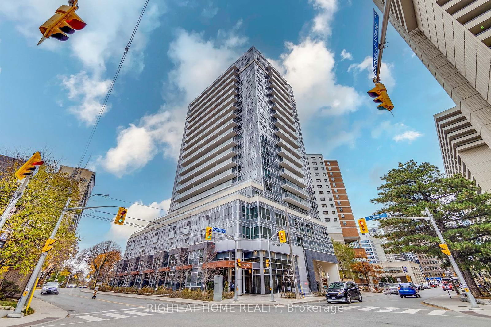 58 Orchard View Blvd, unit 1707 for sale - image #1