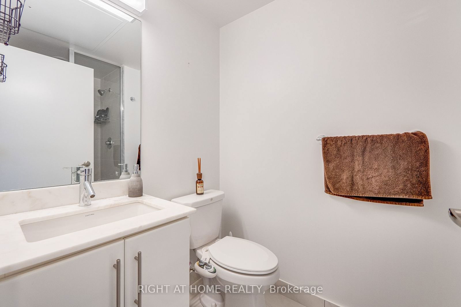 58 Orchard View Blvd, unit 1707 for sale - image #18