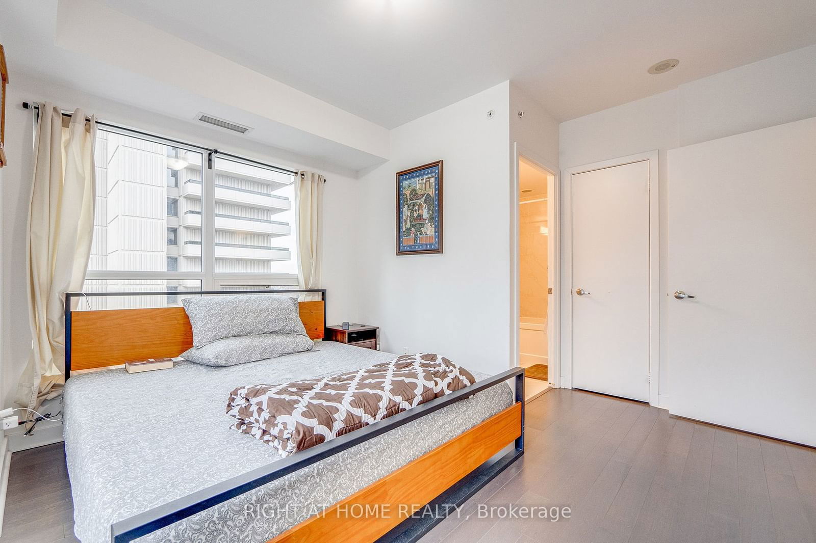 58 Orchard View Blvd, unit 1707 for sale - image #22