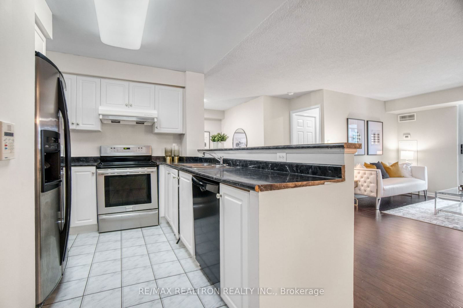 23 Lorraine Dr, unit 1916 for sale - image #5