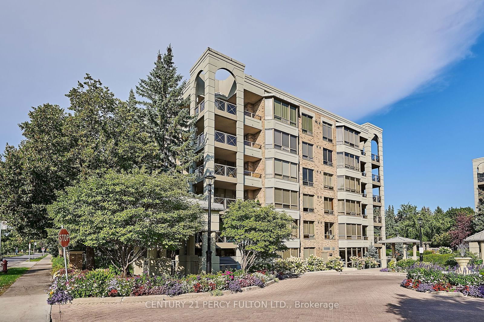 225 The Donway W, unit 101 for sale - image #2